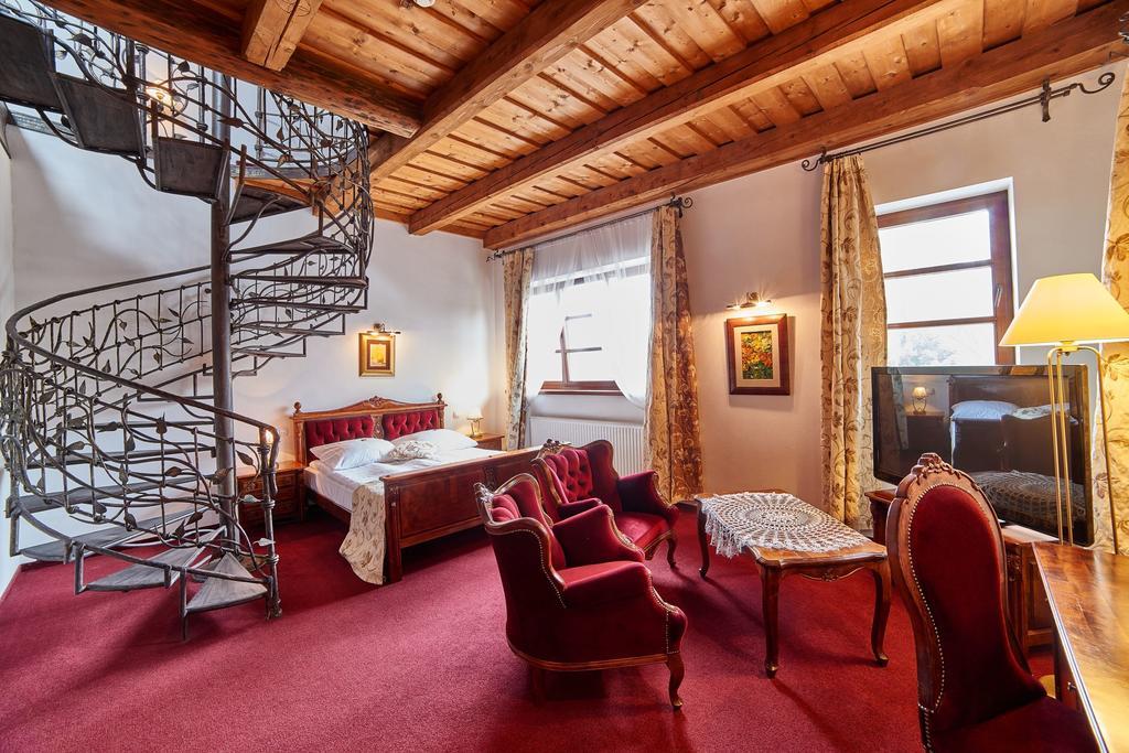 Folwark Stara Winiarnia Hotel Мшана Долна Екстериор снимка